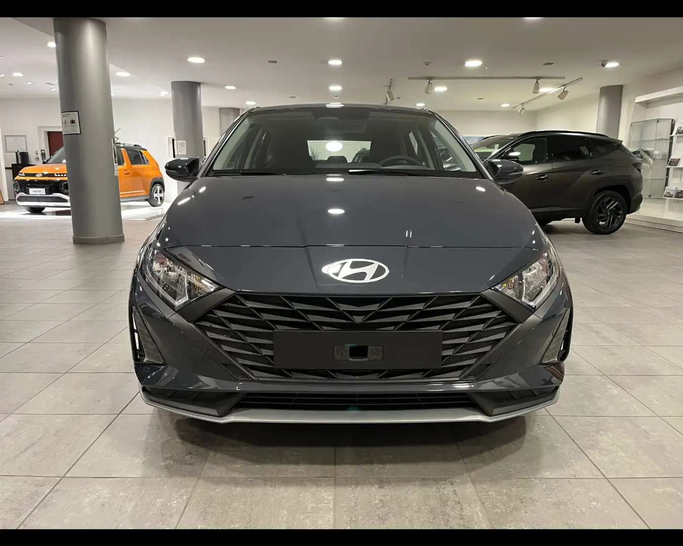 Hyundai i20 PE MY25 1.2 MT TECHLINE CON ROTTAMAZIONE Grey - 2