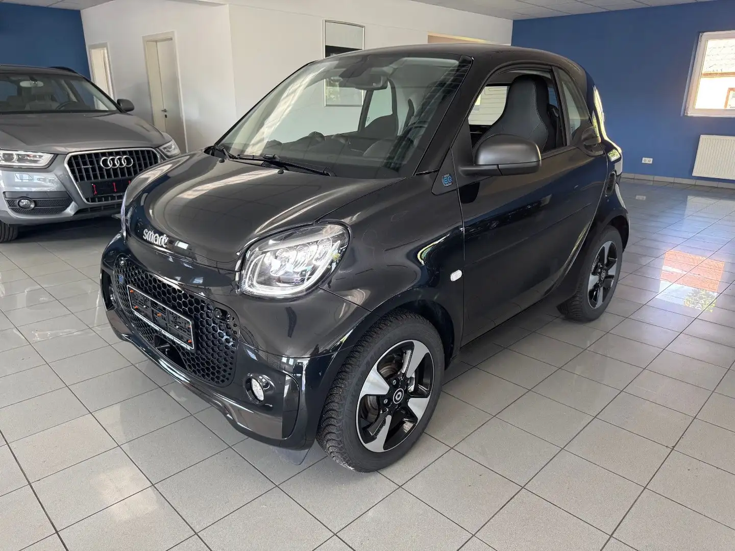 smart forTwo fortwo EQ | 22kW | Kamera | Exclusive Noir - 2