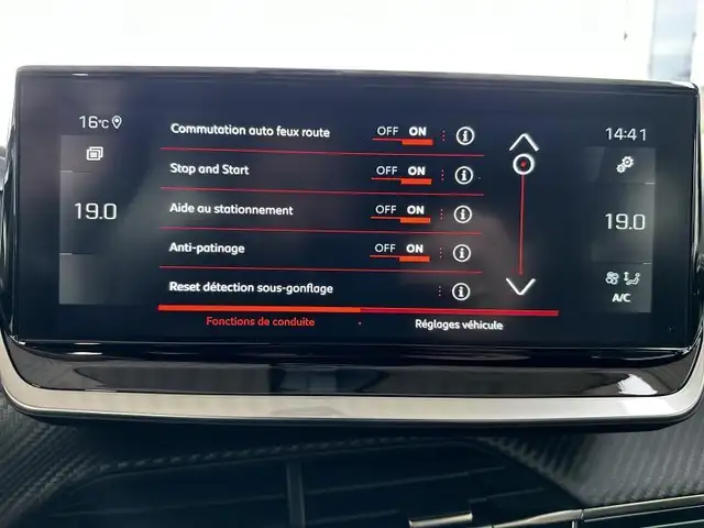 Peugeot 2008 view 14
