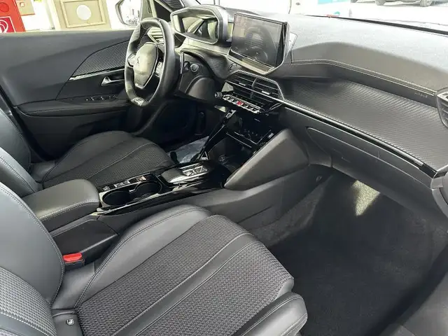 Peugeot 2008 view 2