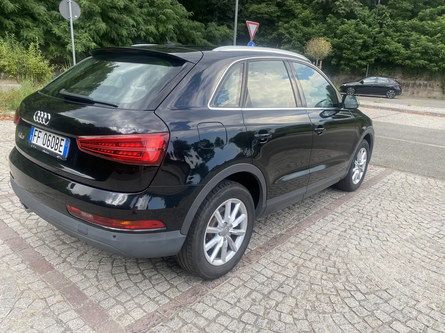 Audi Q3 2.0 tdi Business 150cv Nero - 1