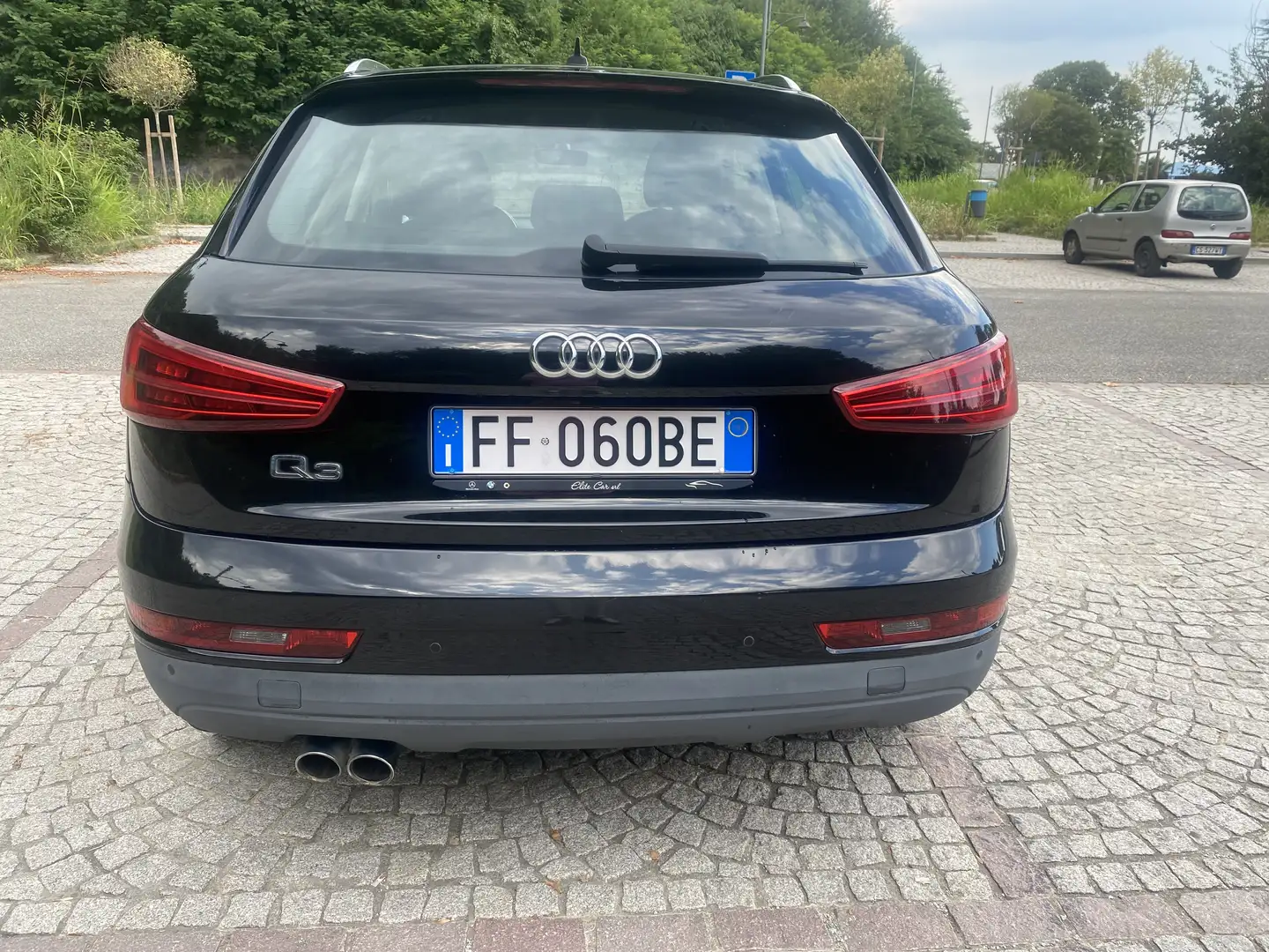 Audi Q3 2.0 tdi Business 150cv Nero - 2