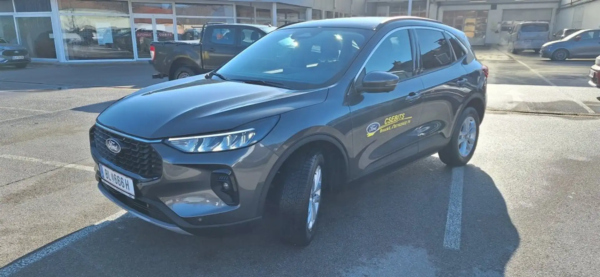 Ford Kuga Ford Kuga 2,5 FHEV Titanium Allrad Aut. Grau - 1