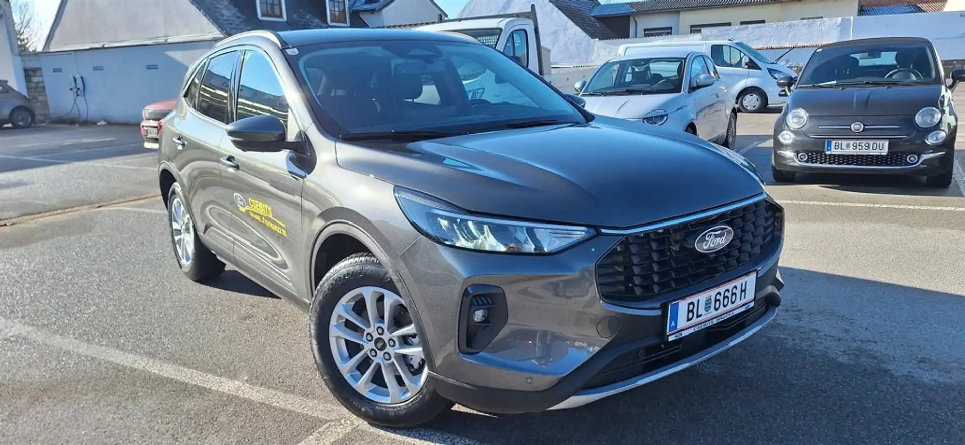 Ford Kuga Ford Kuga 2,5 Duratec FHEV Titanium Allrad Aut. Grau - 2