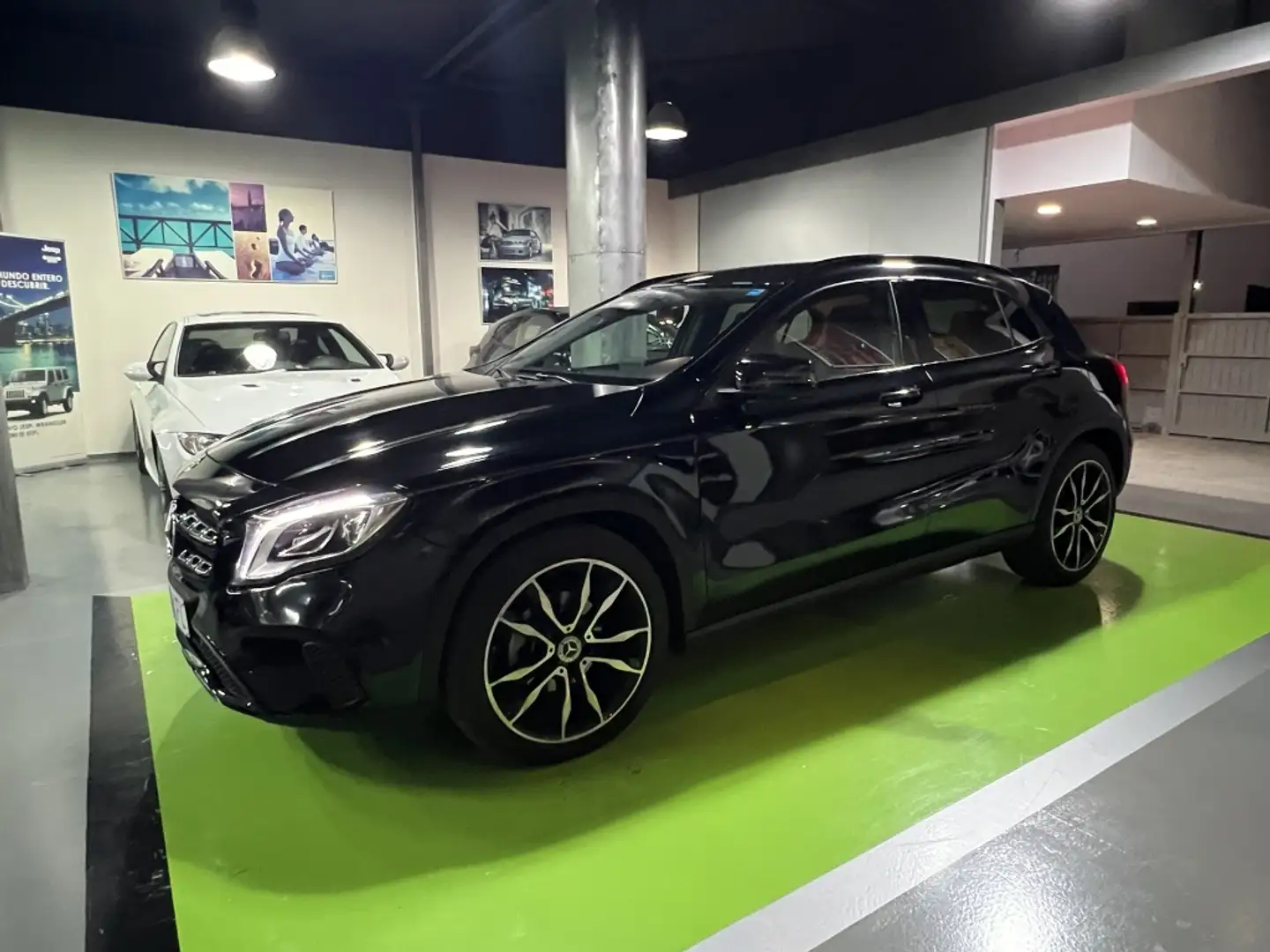 Mercedes-Benz GLA 200 200d 7G-DCT Negro - 2