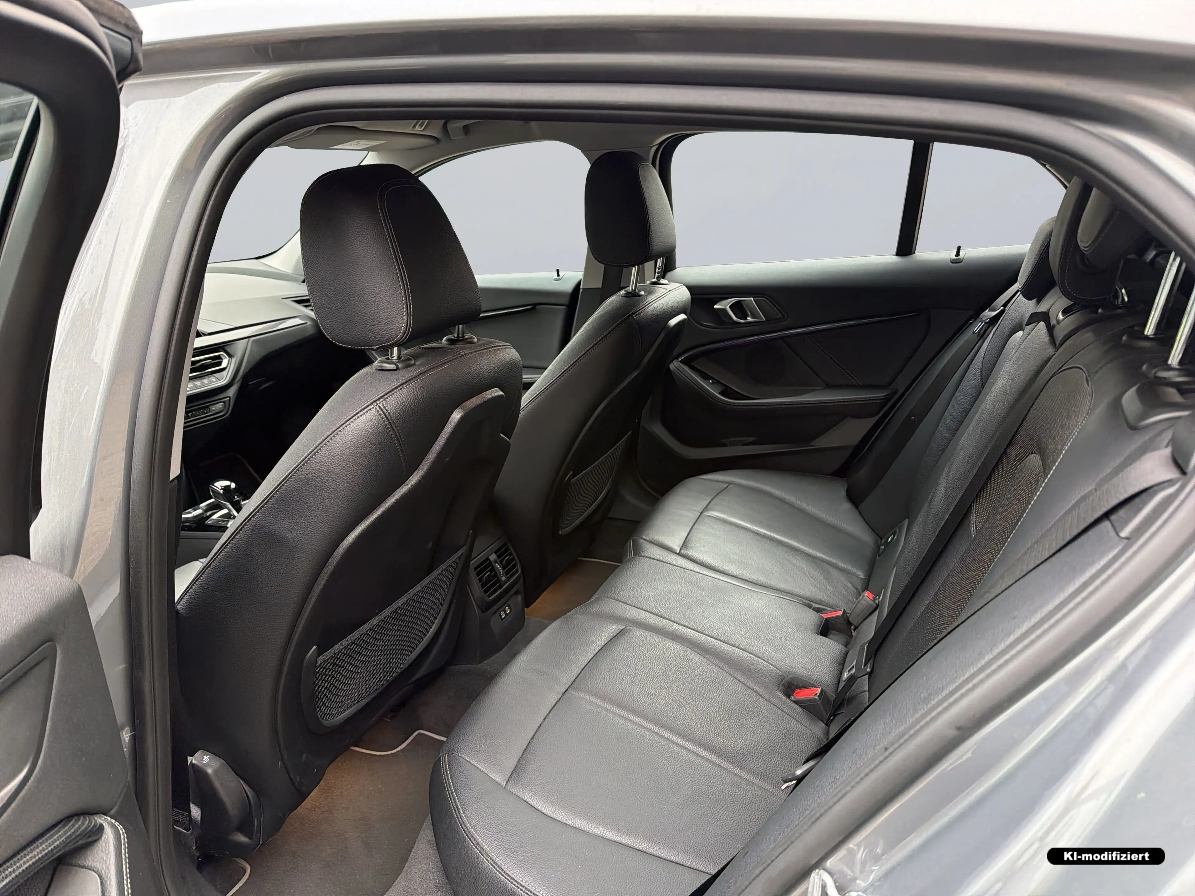 BMW 120 i Hatch — photo 9