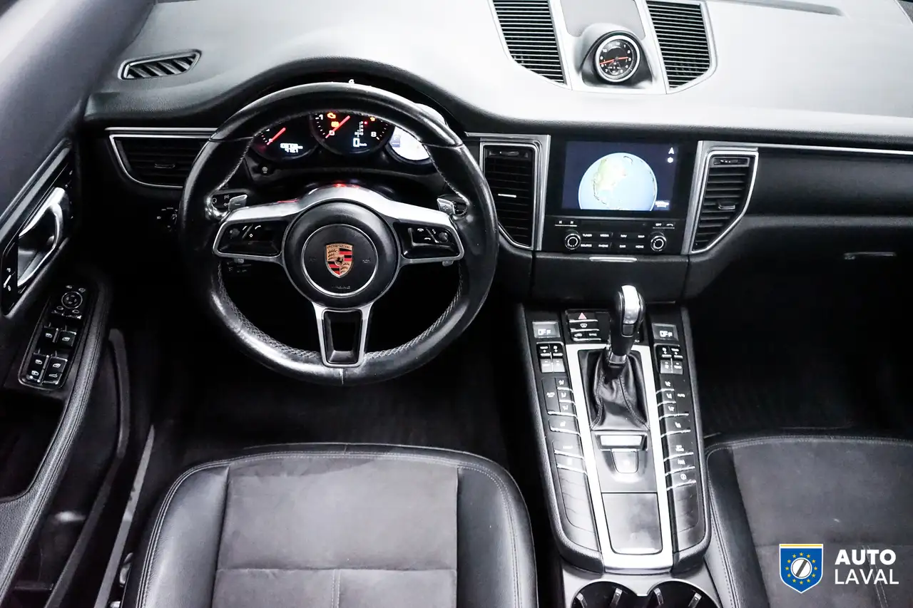 Porsche Macan снимка Porsche Macan