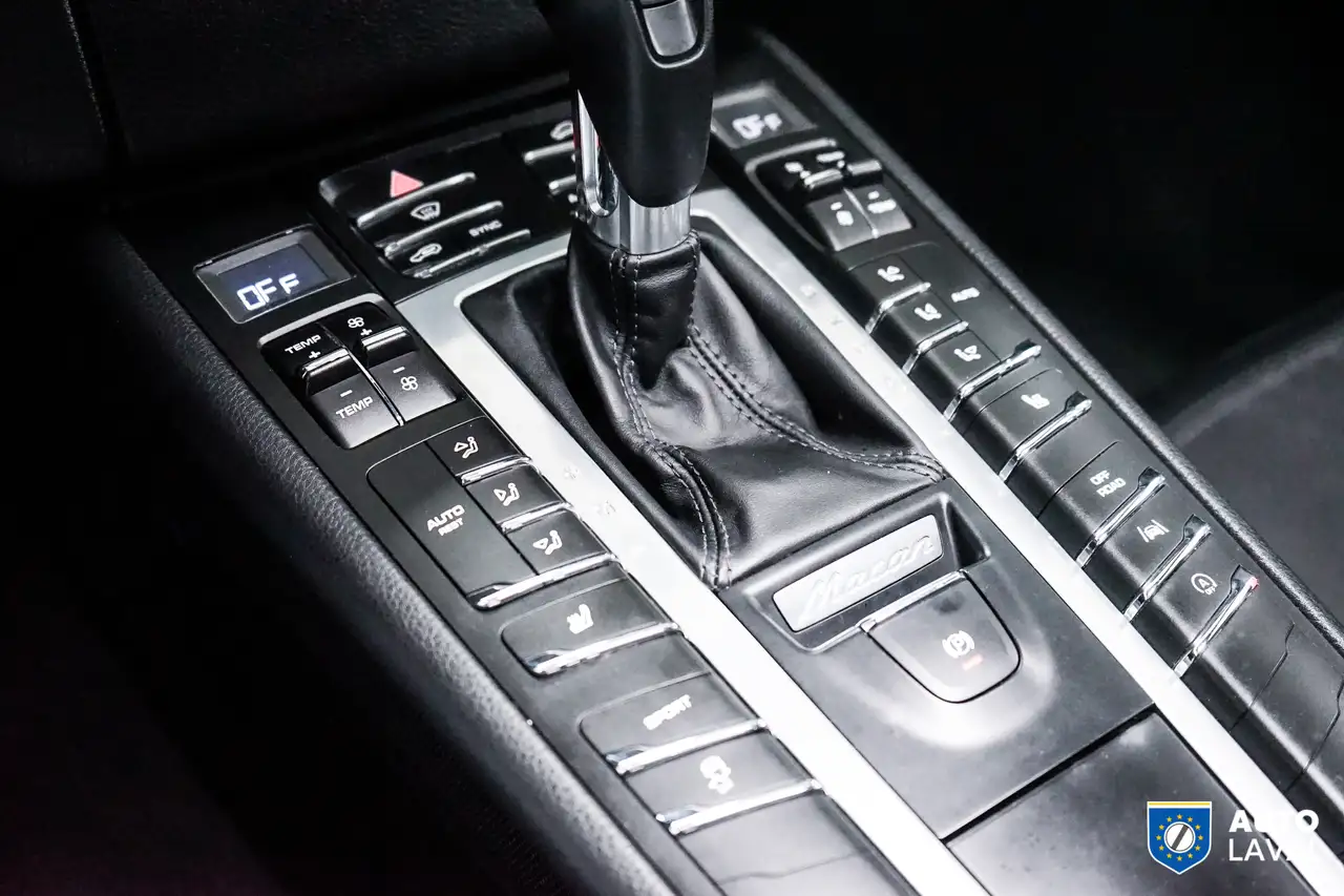 Porsche Macan снимка Porsche Macan