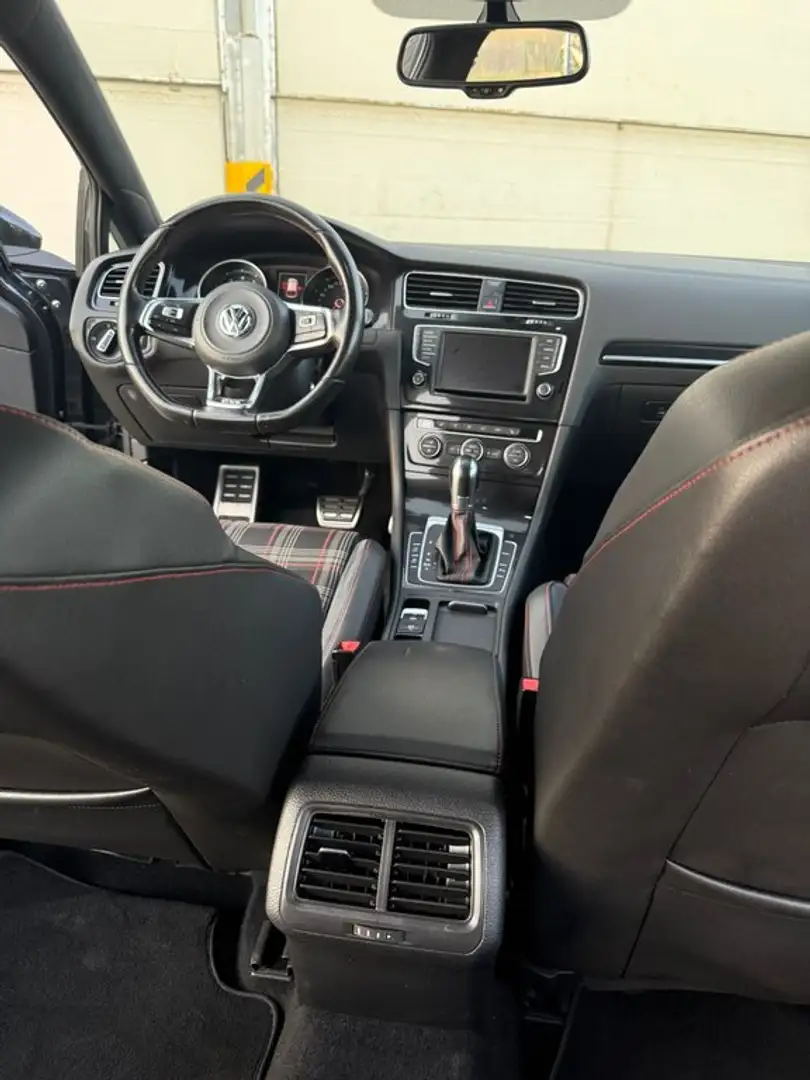 Volkswagen Golf GTI 2.0 TSI DSG6 169kW Schwarz - 2