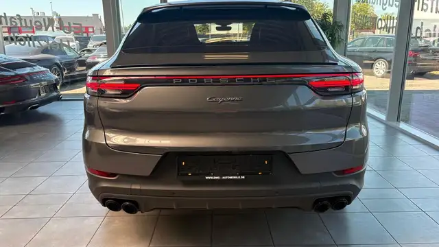 Porsche Cayenne view 4