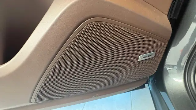 Porsche Cayenne view 14