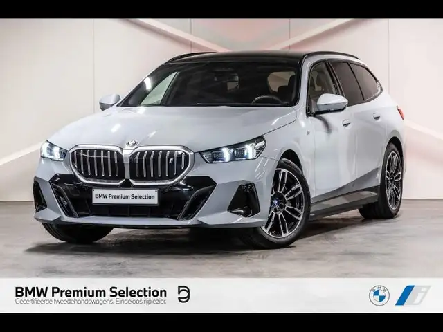 BMW i5 eDrive40 Touring M Sport | PANO | TOWB |