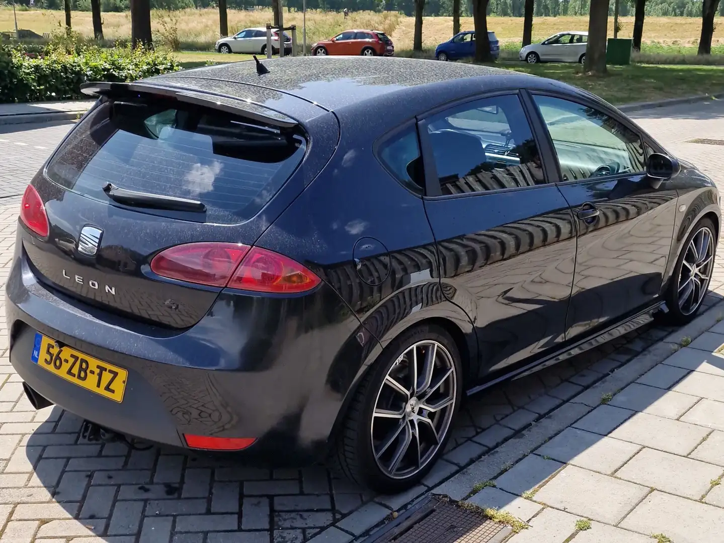 SEAT Leon Leon 2.0 TFSI FR Zwart - 1