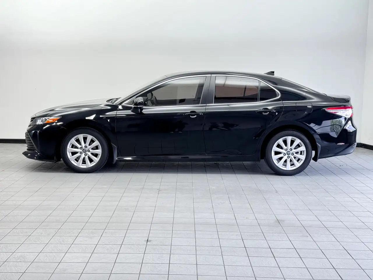 Toyota Camry снимка Toyota Camry