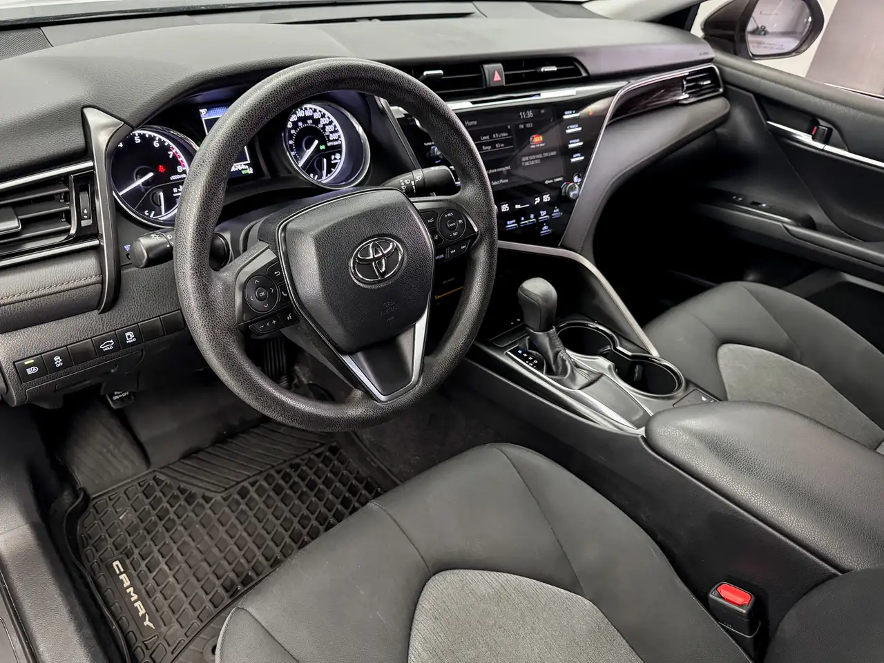 Toyota Camry снимка Toyota Camry