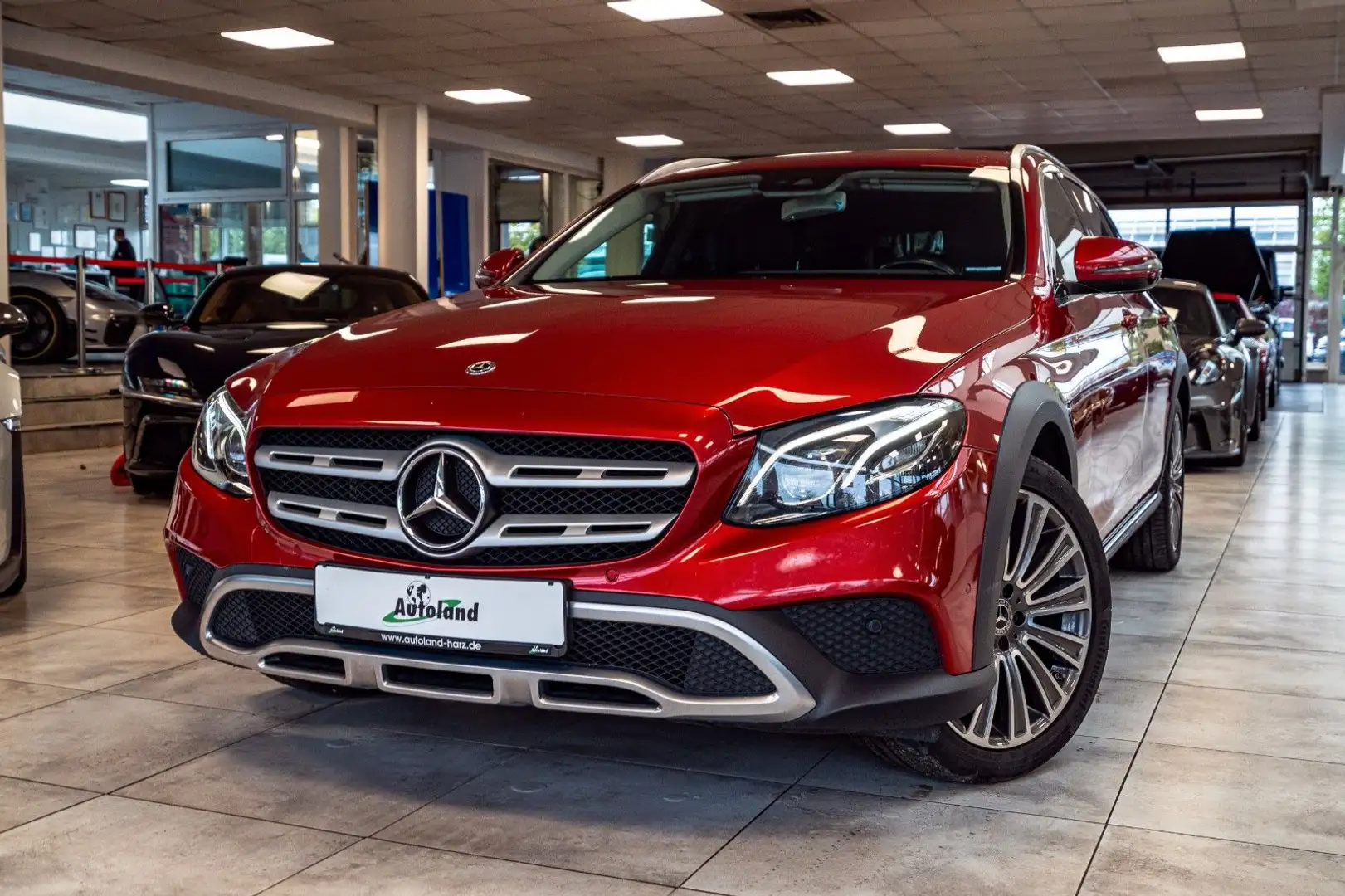 Mercedes-Benz E 220 d 4Matic T All-Terrain 9G-TRONIC*Multibeam Rouge - 1