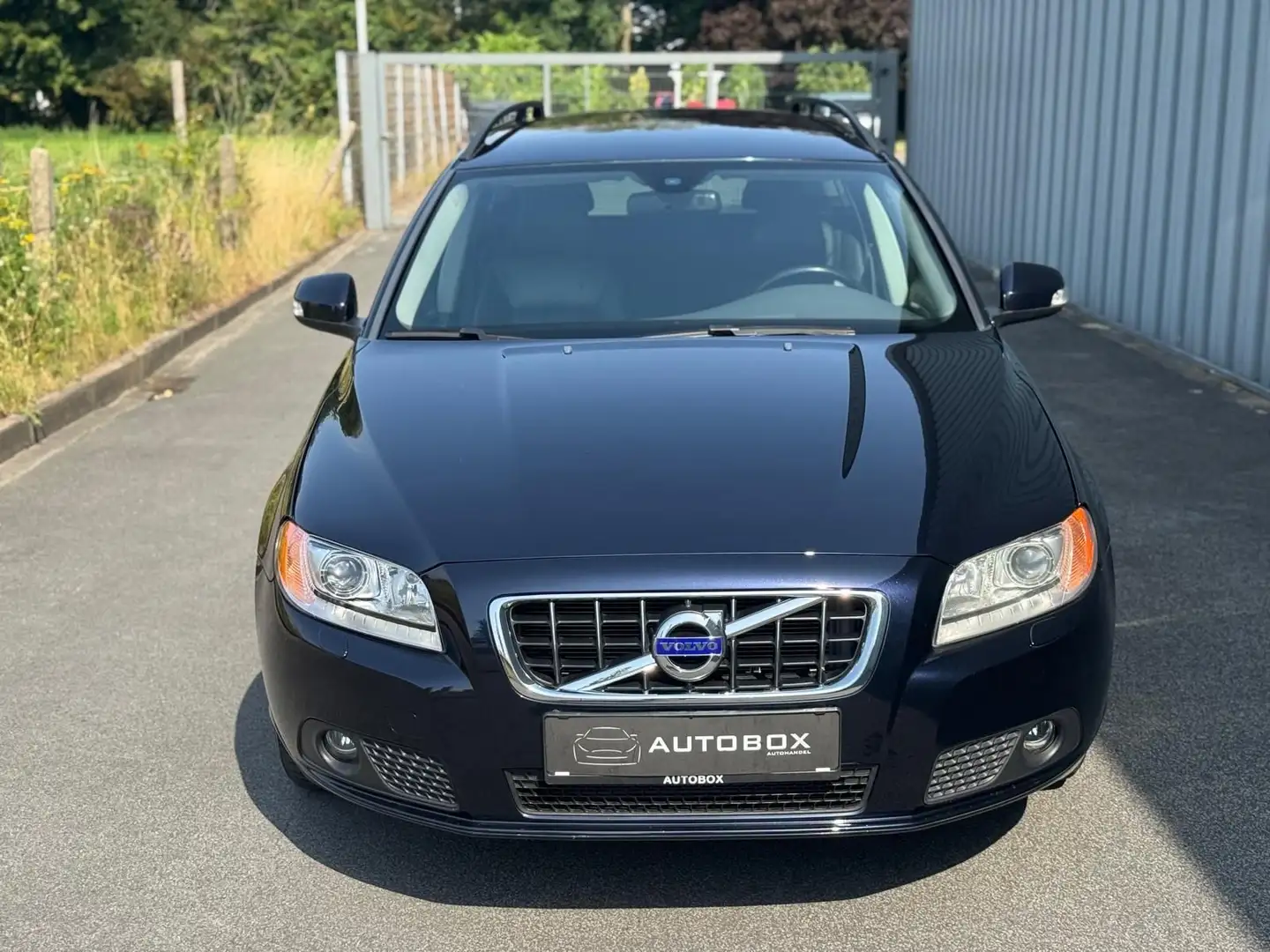 Volvo V70 2.0 Kombi Momentum*AUT*LEDER*BI-XENON Blau - 2