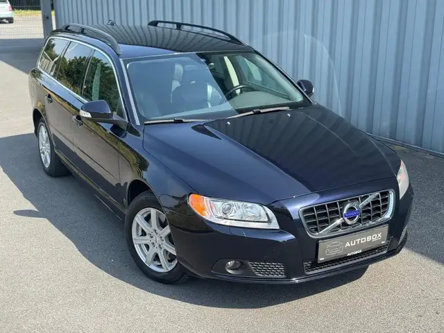 Volvo V70 2.0 Kombi Momentum*AUT*LEDER*BI-XENON