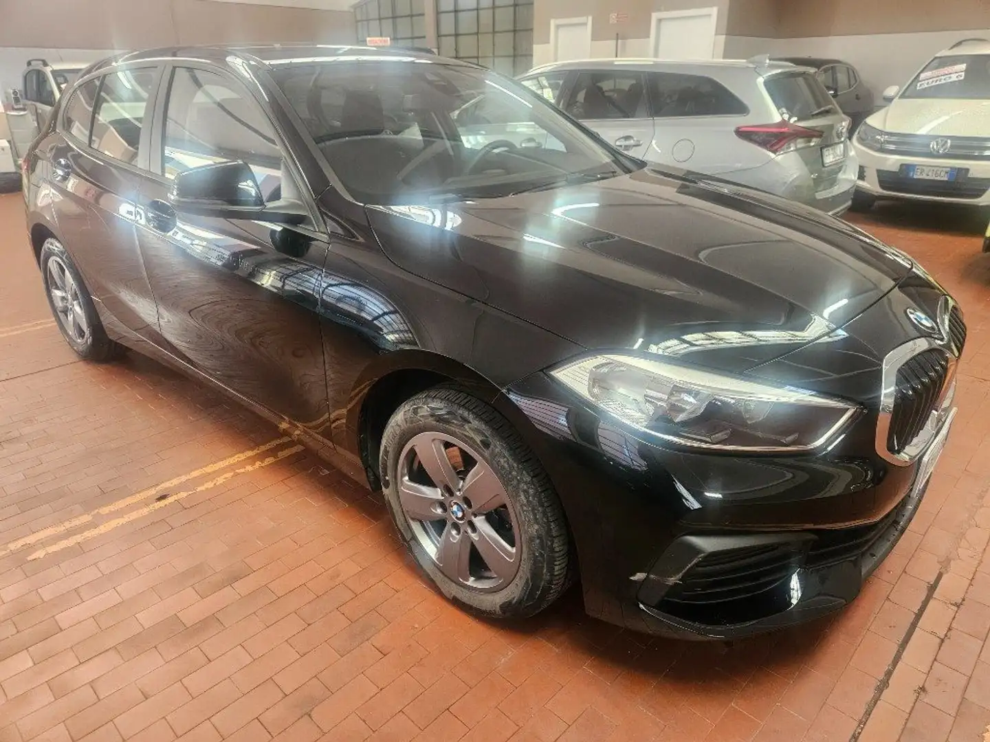 BMW 116 i 5p. Advantage M-SPORT Nero - 2