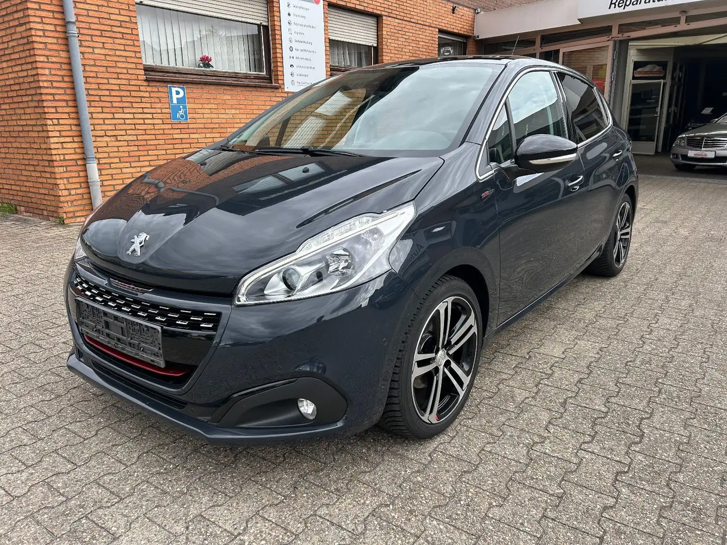 Peugeot 208 Allure GT-Line /Navi/ LM/ PDC/ - 2