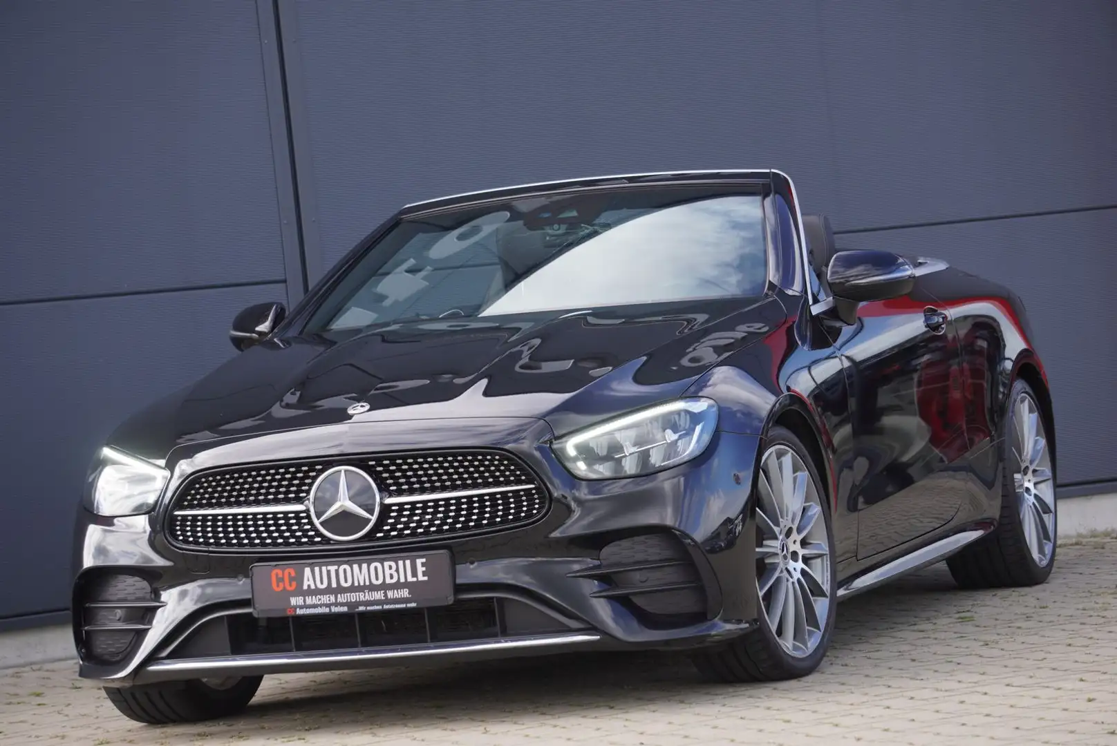 Mercedes-Benz E 200 Cabrio AMG+Wide+20Zoll+ Schwarz - 2