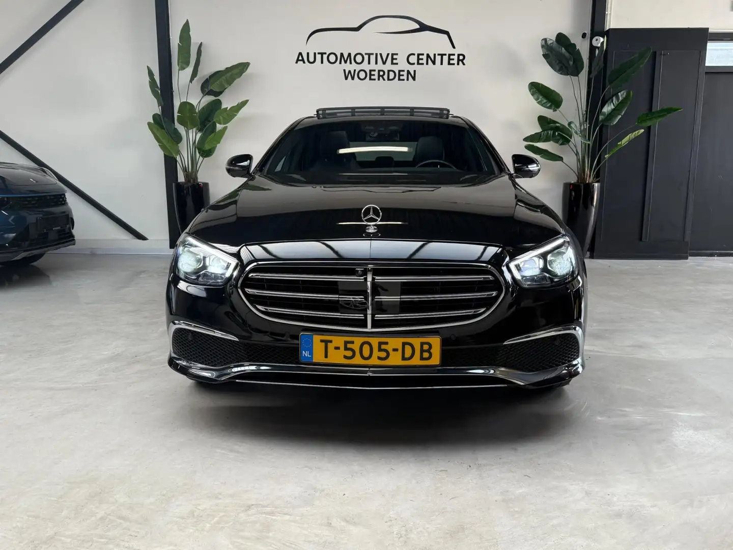 Mercedes-Benz E 300 de 4MATIC Avantgarde AUTOMAAT PANO SFEERVERLICHTIN Noir - 2