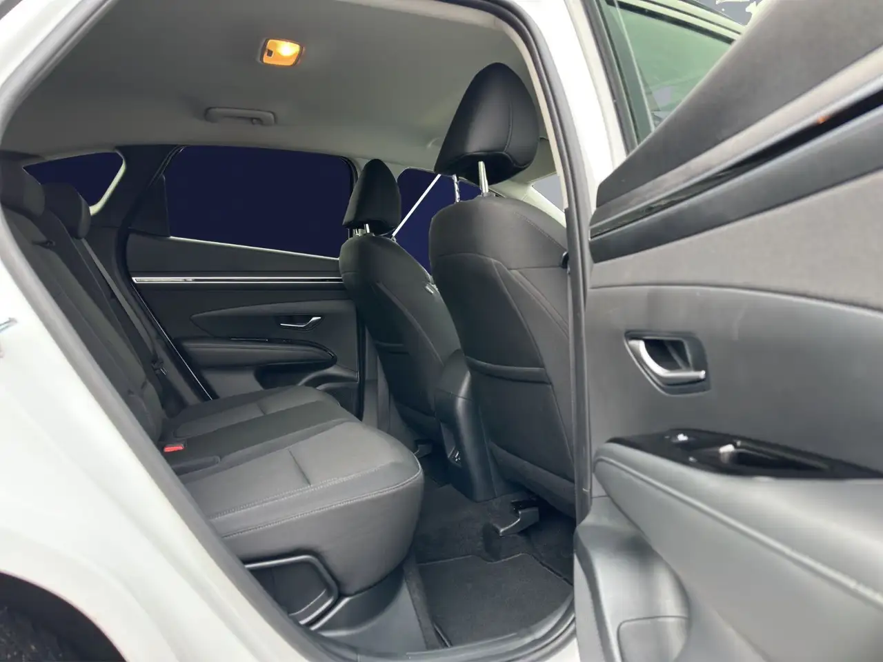 Hyundai TUCSON Trend Mild-Hybrid 2WD*DIGITAL*KAM*CARPLAY 23