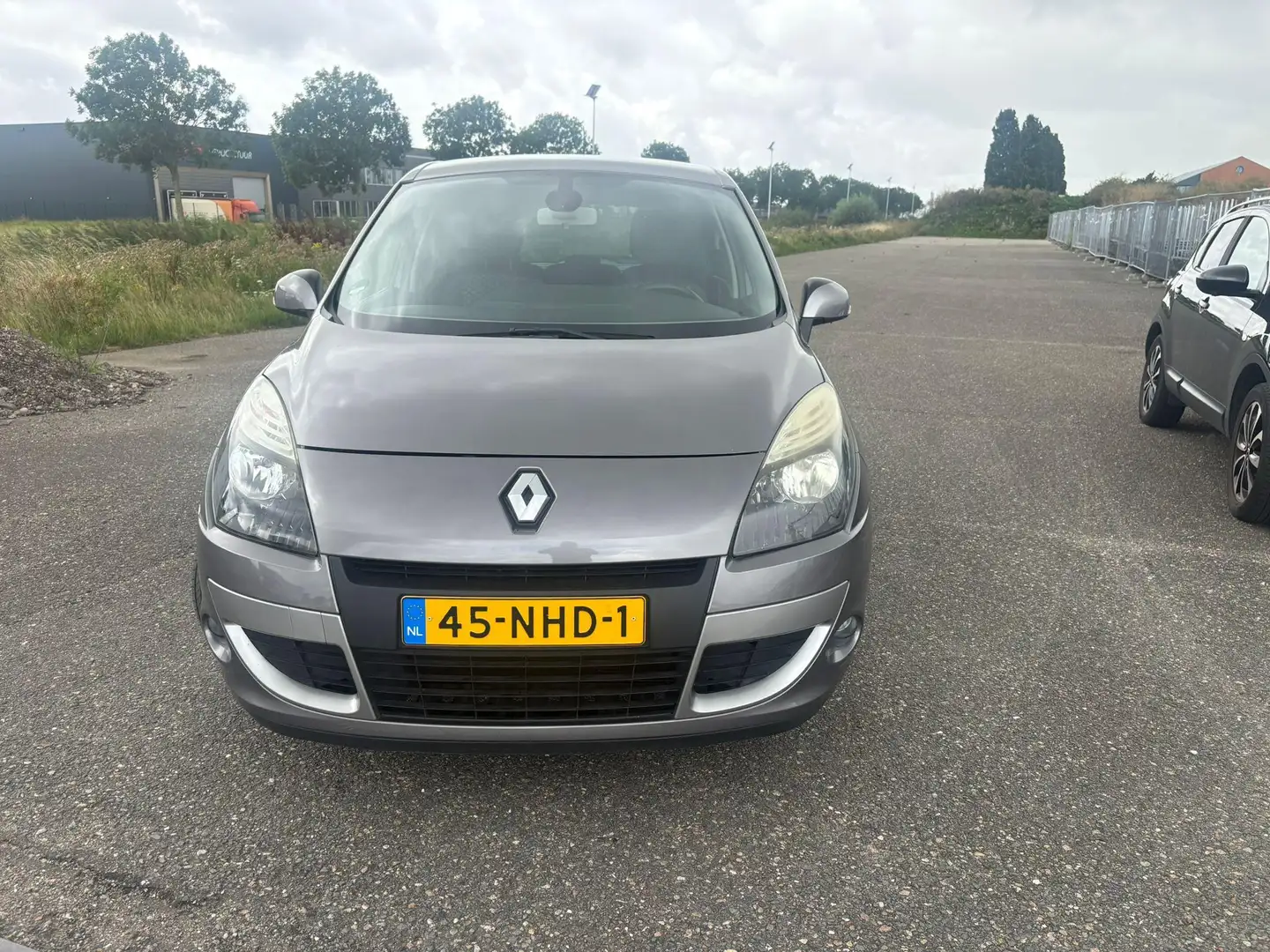 Renault Scenic 1.6 Celsium Gris - 2