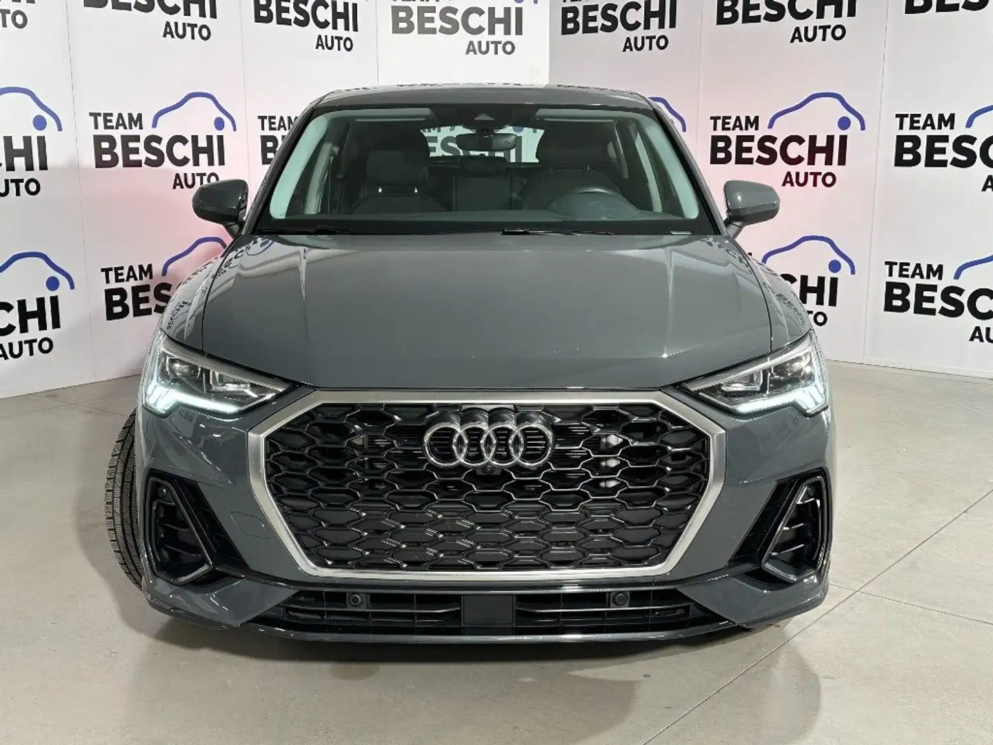 Audi Q3 SPORTBACK 45 TFSI e S tronic Grigio - 2