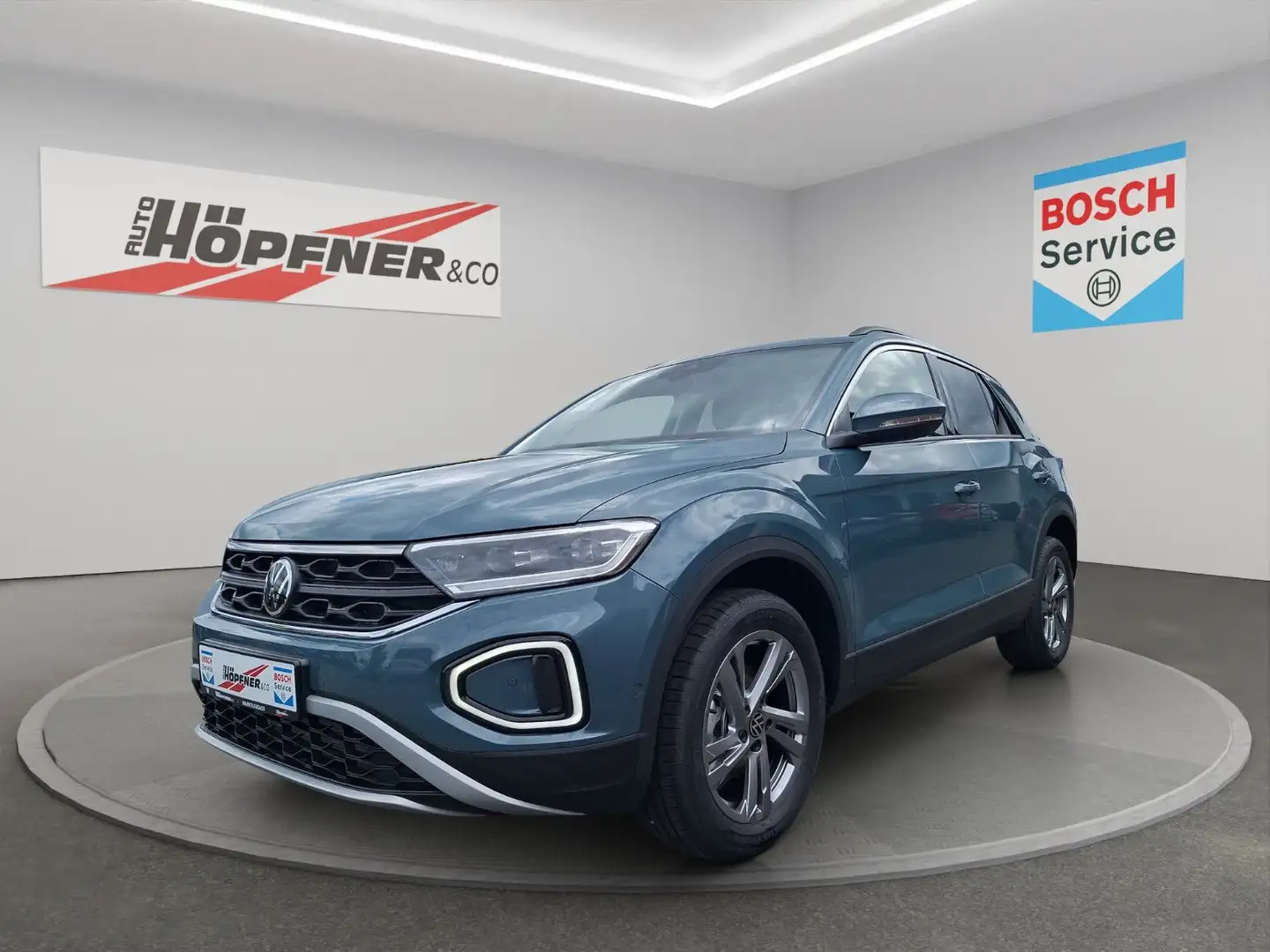 Volkswagen T-Roc Life 1.5 TSI DSG / AHK / 17" / LED PLUS / Blau - 1