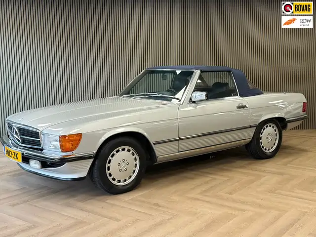 Mercedes-Benz SL 560
