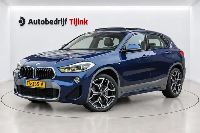 BMW X2 sDrive20i Executive | Automaat | LED | Pano | Trek