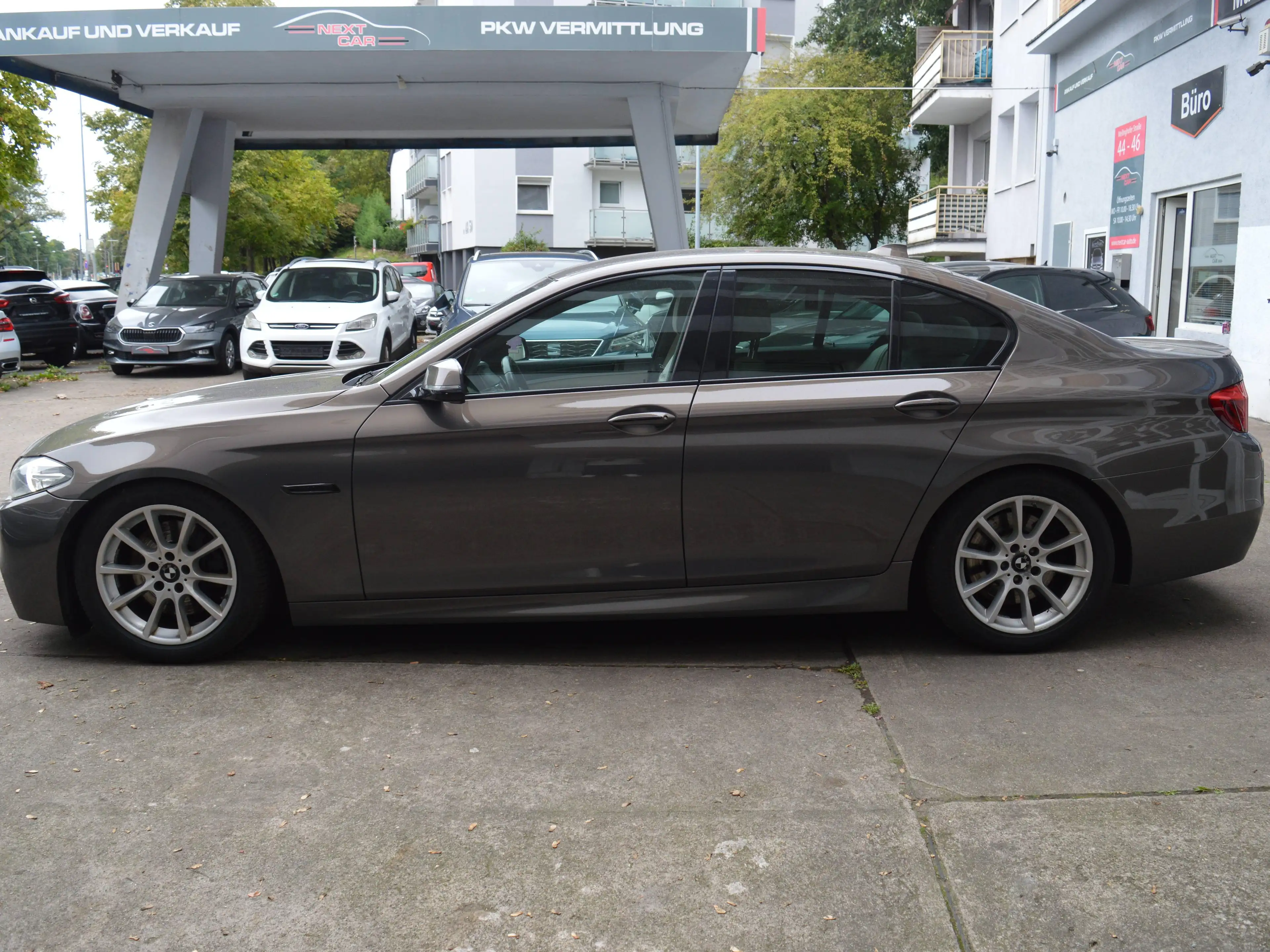 BMW 535 535 i xDrive*Leder*Navi*Head up Display*Xenon* — photo 4