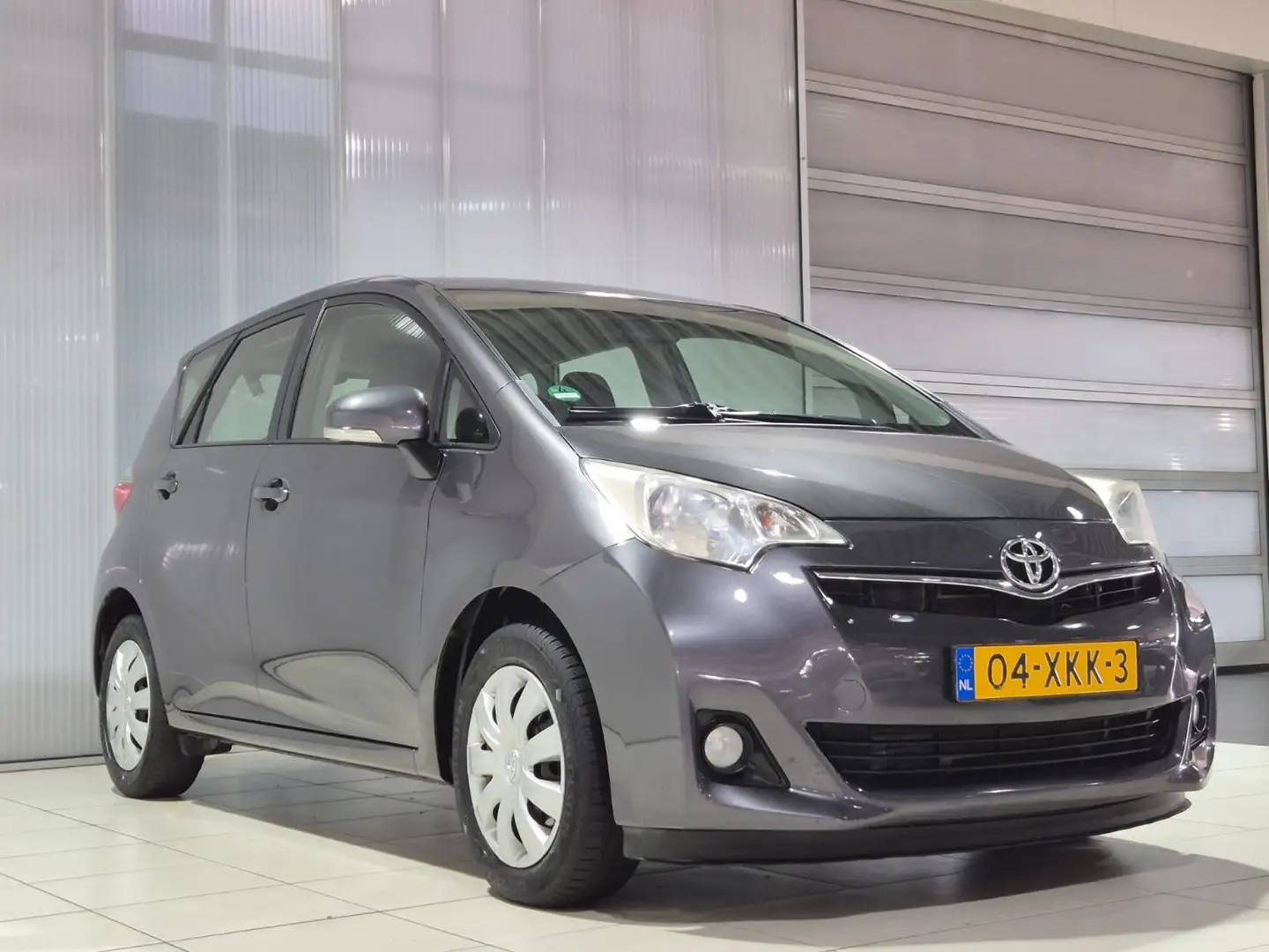 Toyota Verso-S 1.3 VVT-i Aspiration | Trekhaak | Parkeersensoren Gris - 2
