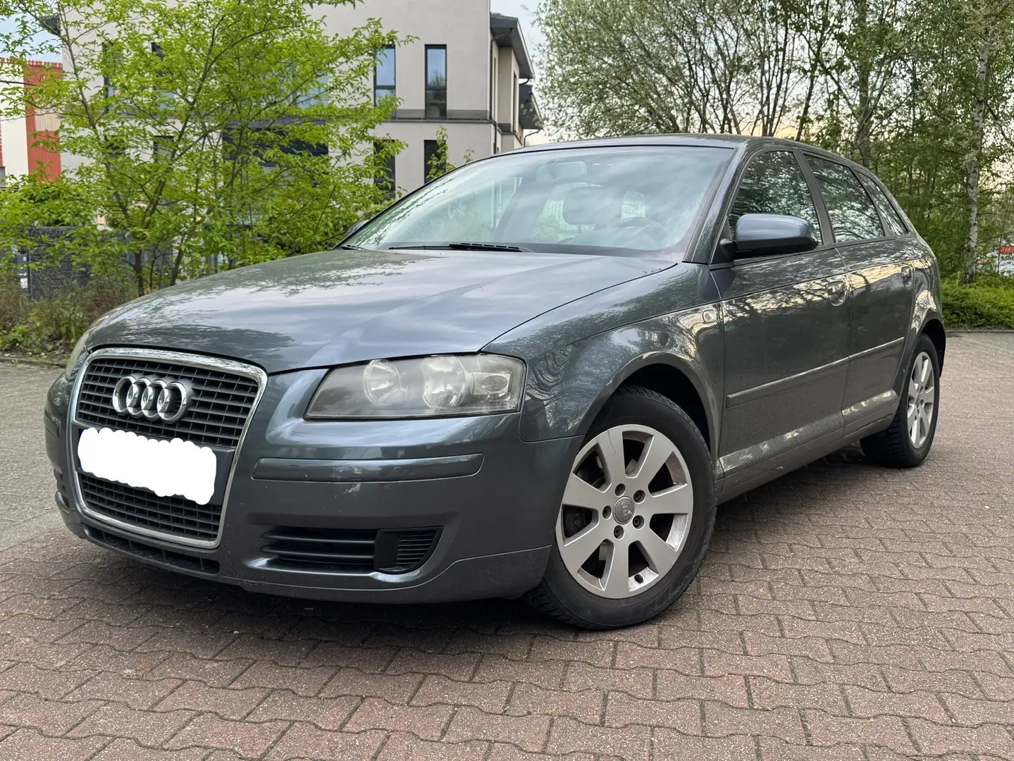 Audi A3 SportBack 1.6i FSI Ambition - 1