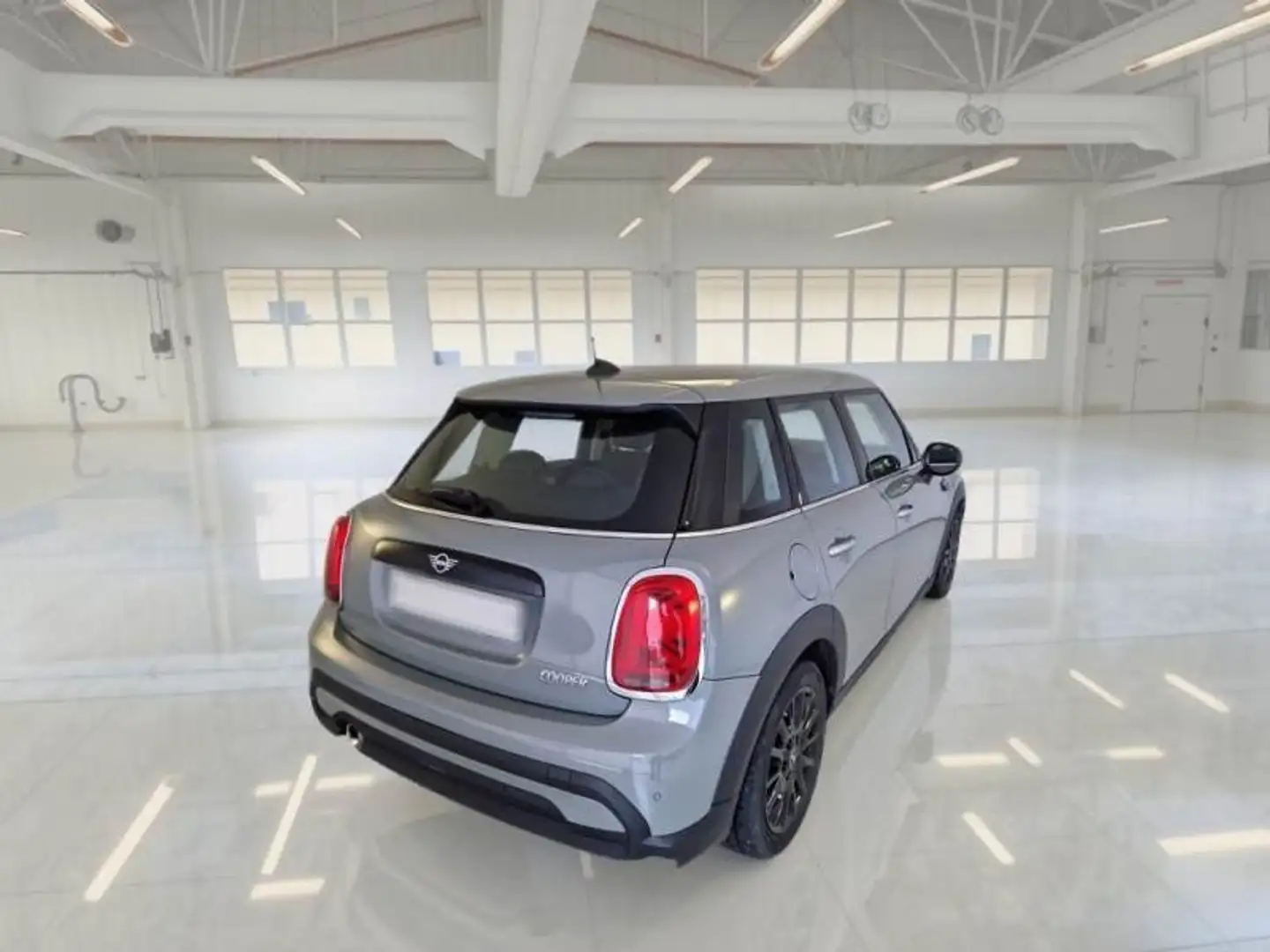 MINI Cooper Mini IV F55 2021 5p 5p 1.5 Classic auto Gris - 2