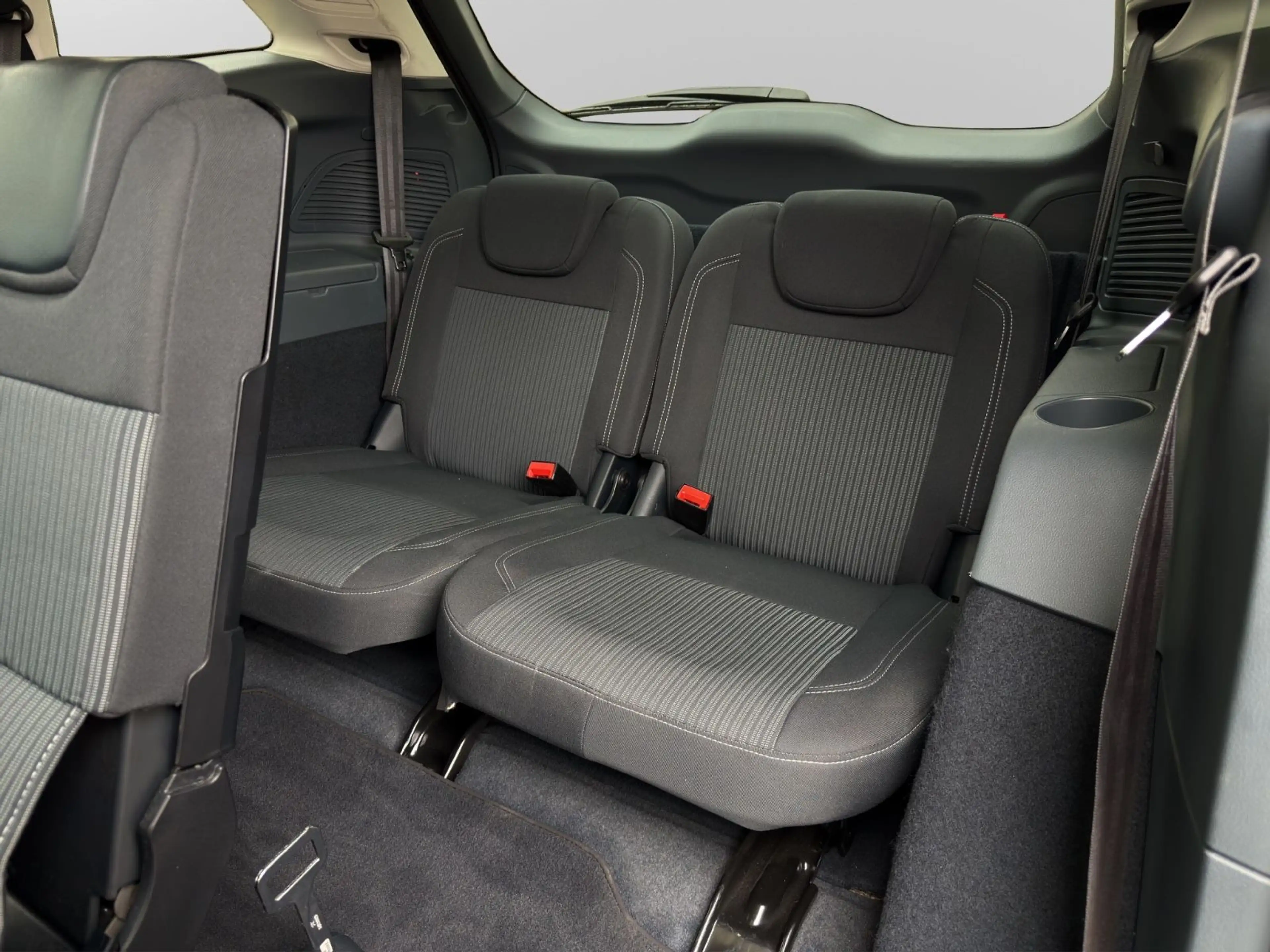 Ford Grand C-Max 2.0 TDCi Titanium *7-SITZE*NAVI*RCAM — photo 12