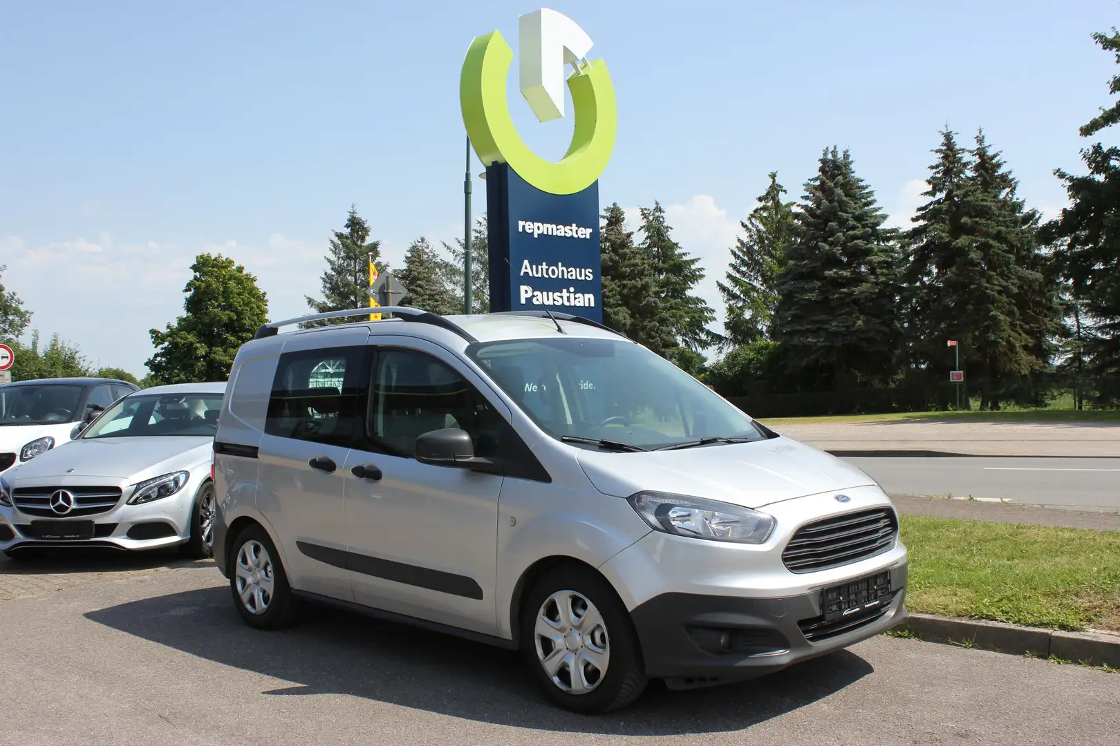 Ford Transit Courier Kombi Argent - 1