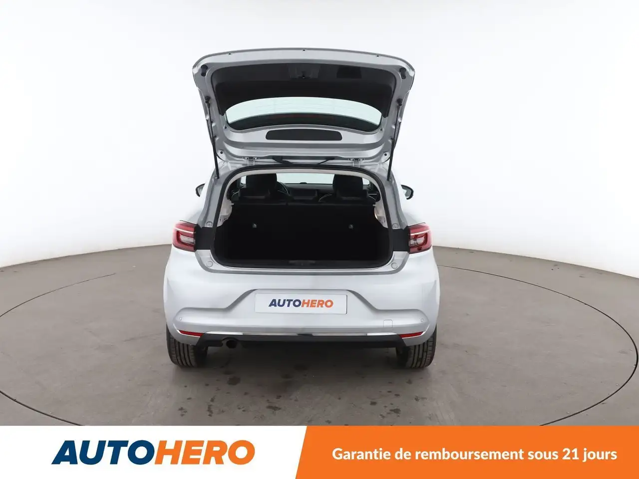 Renault Clio Citadine 5 portes — photo 16