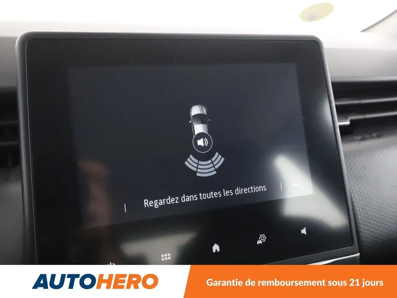 Renault Clio Citadine 5 portes — photo 23