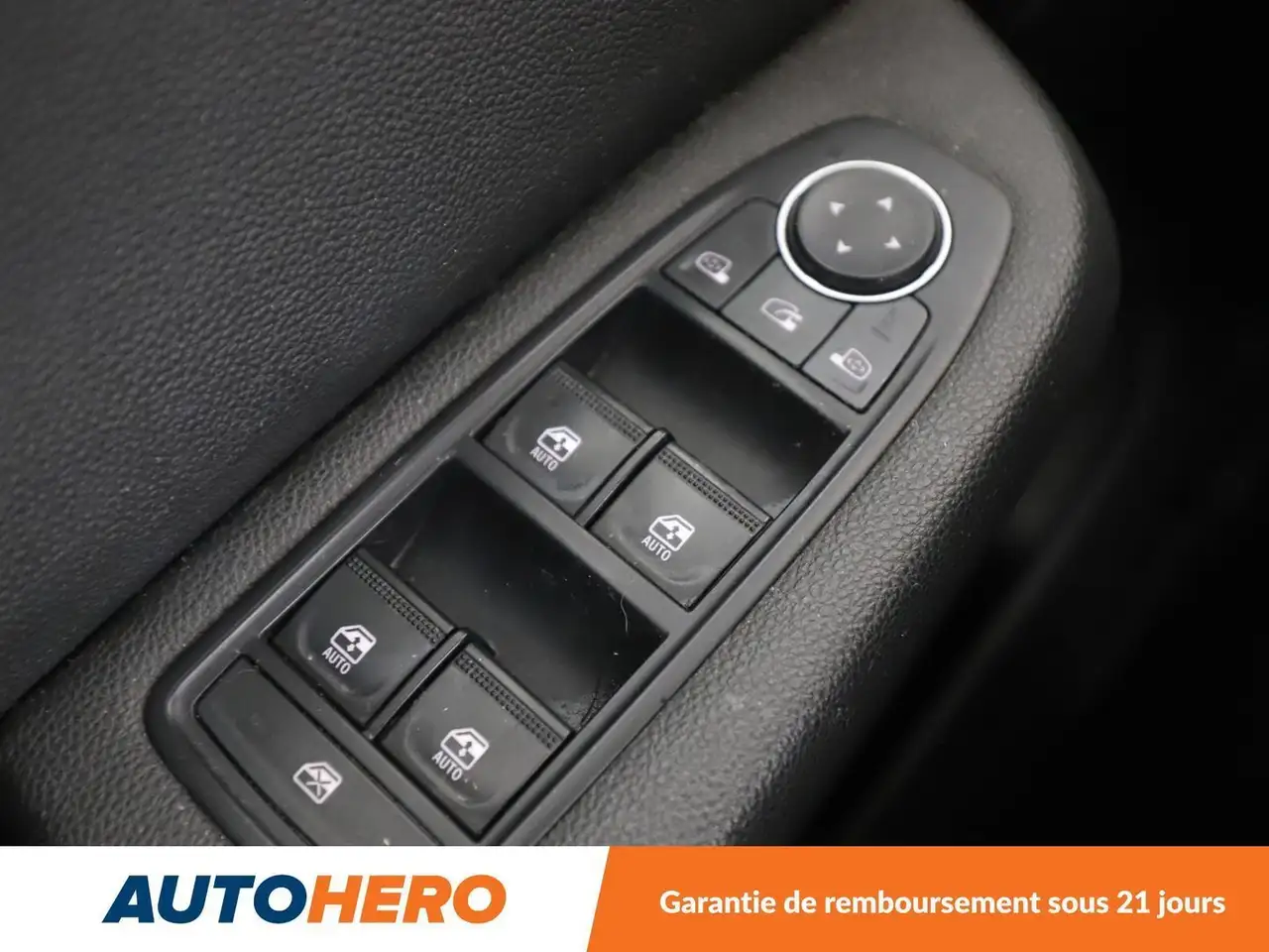 Renault Clio Citadine 5 portes — photo 28