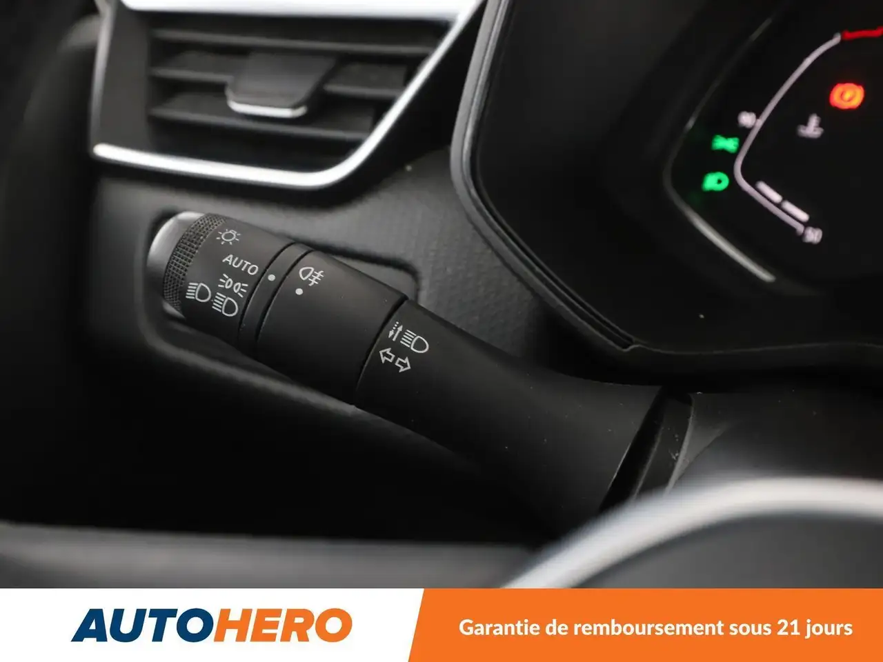Renault Clio Citadine 5 portes — photo 27