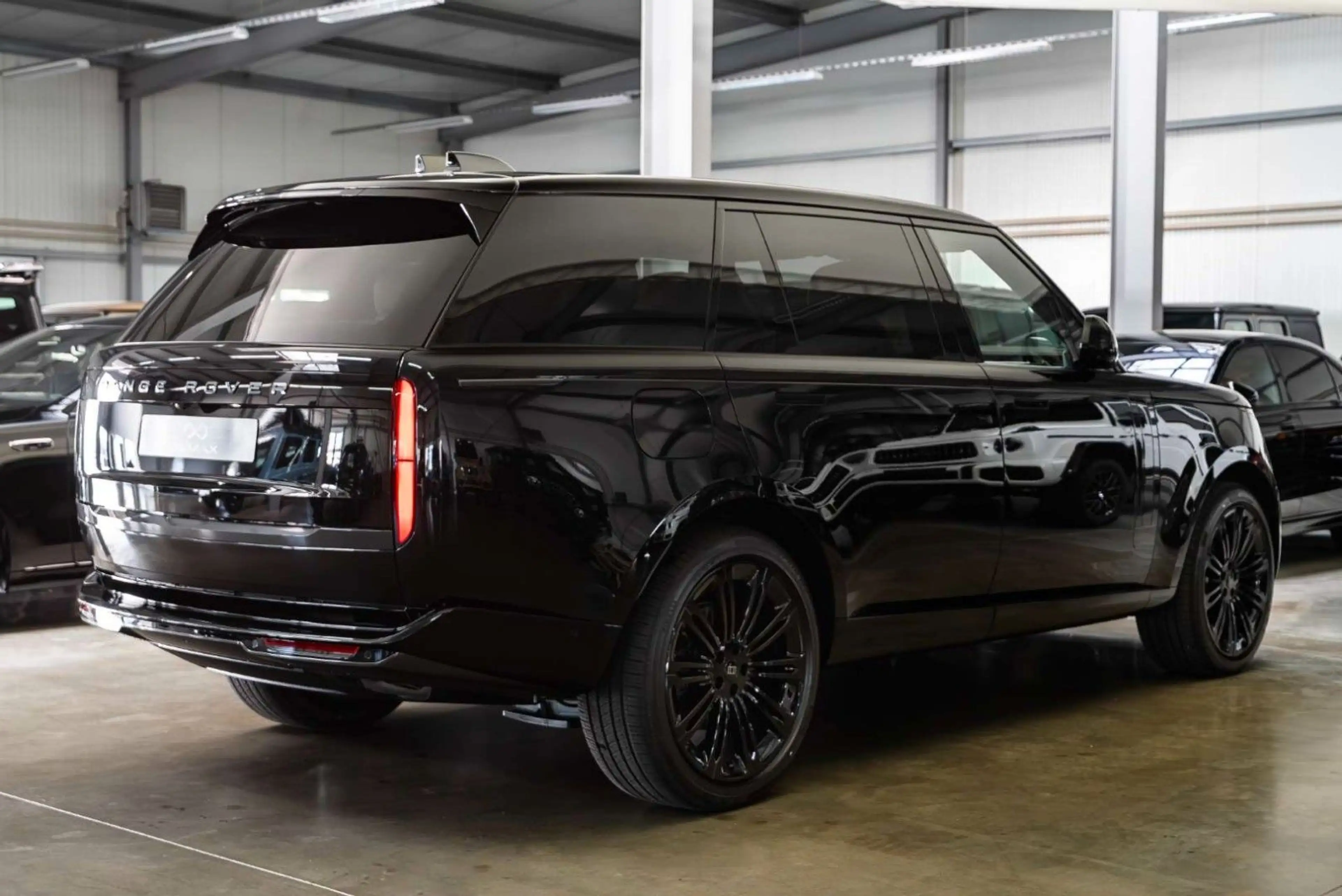 Land Rover Range Rover P540 LWB Autobiography / New MY 2027 — photo 11