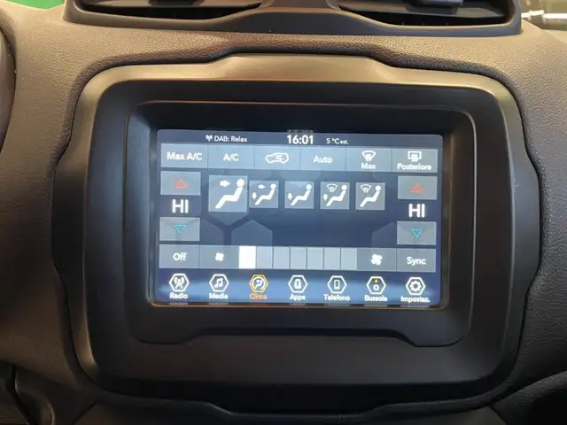 Jeep Renegade view 9