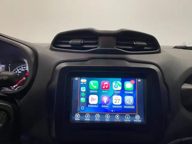 Jeep Renegade view 11