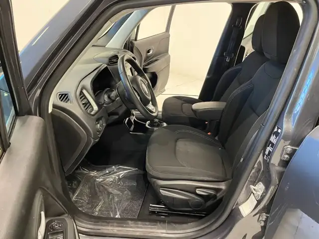 Jeep Renegade view 6