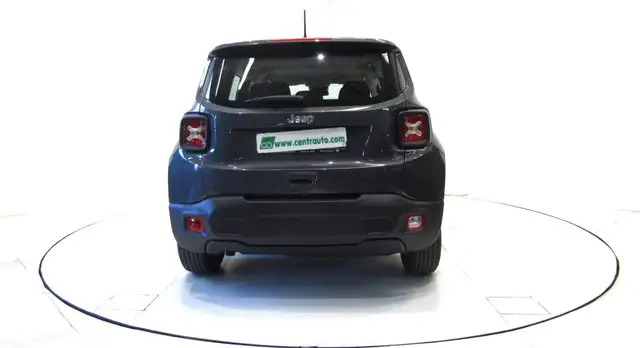 Jeep Renegade view 4
