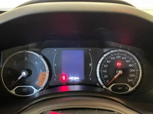 Jeep Renegade view 5