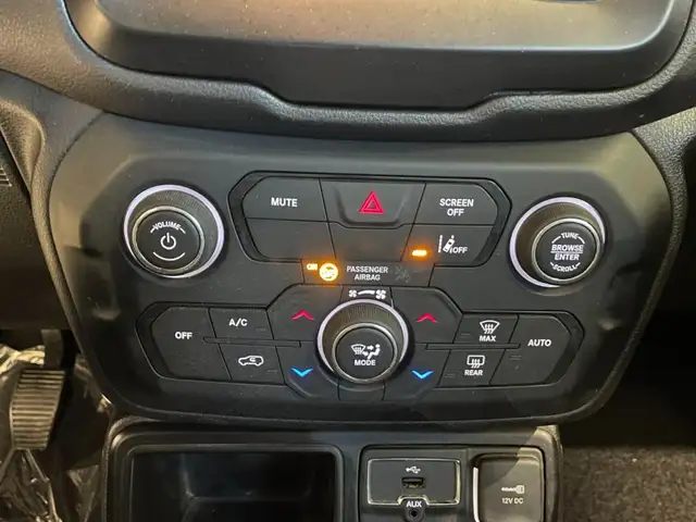 Jeep Renegade view 13