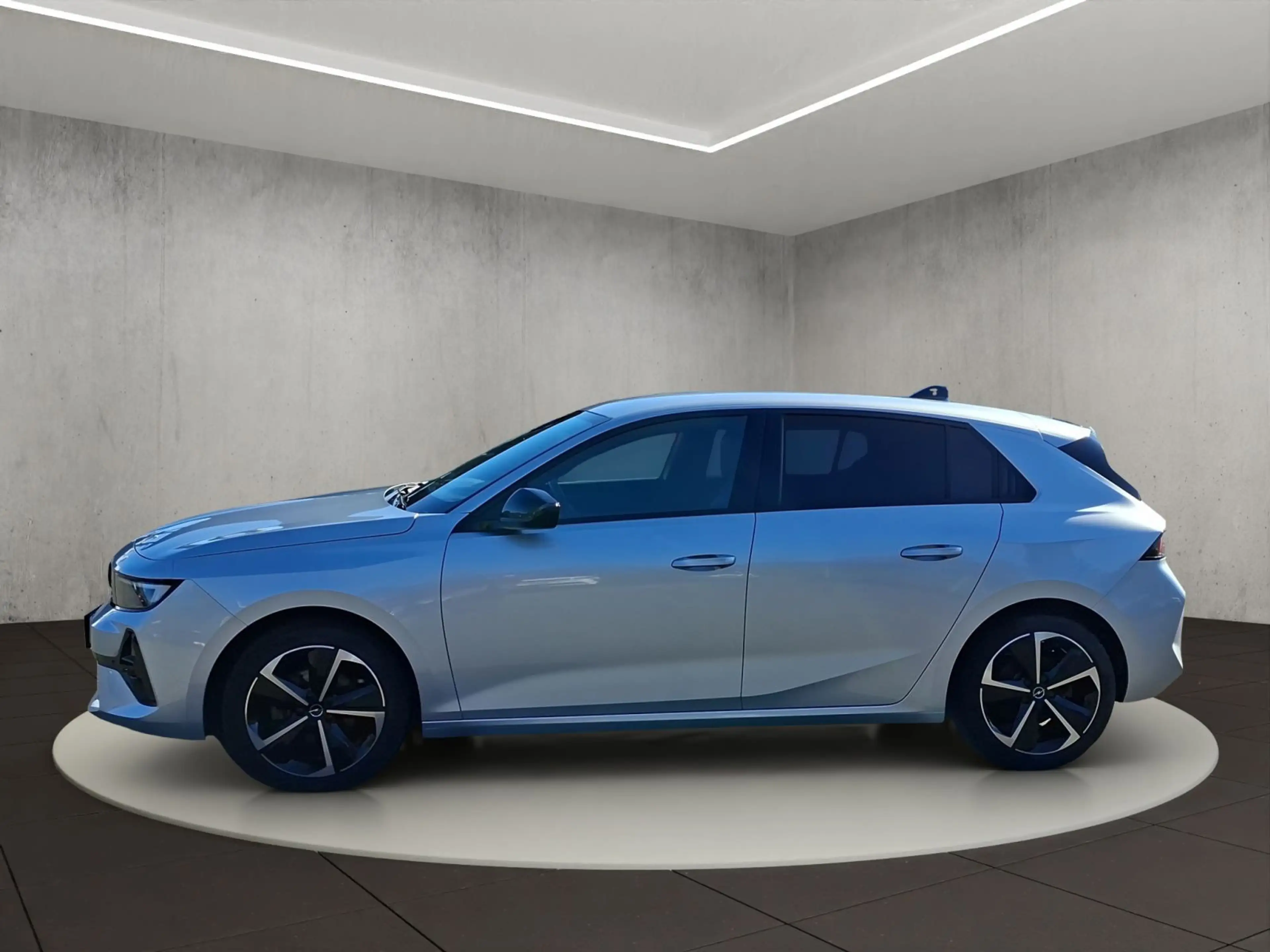 Opel Astra 1.2 Turbo GS — photo 2